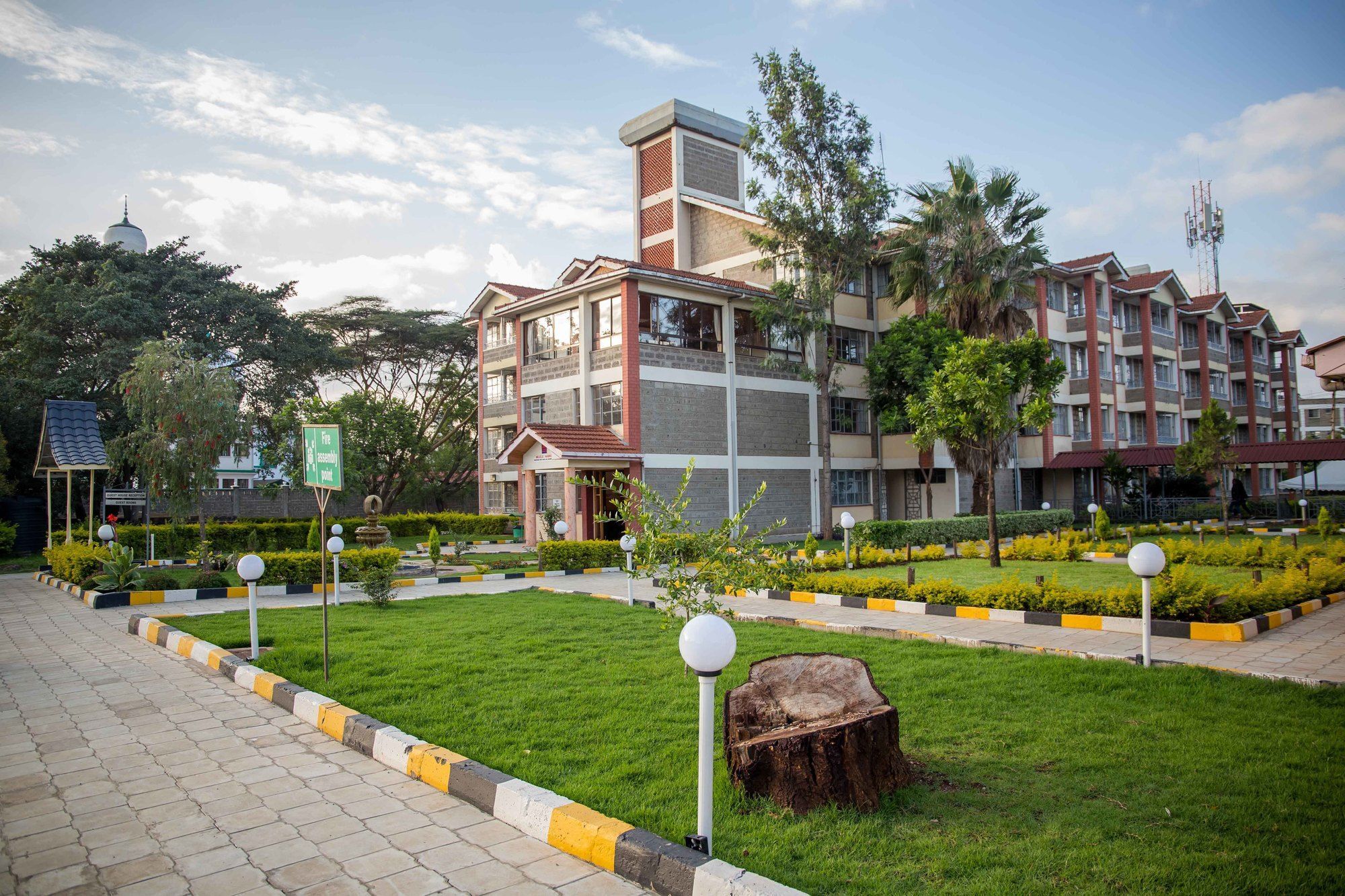 Milele Hotel Nairobi Exterior foto